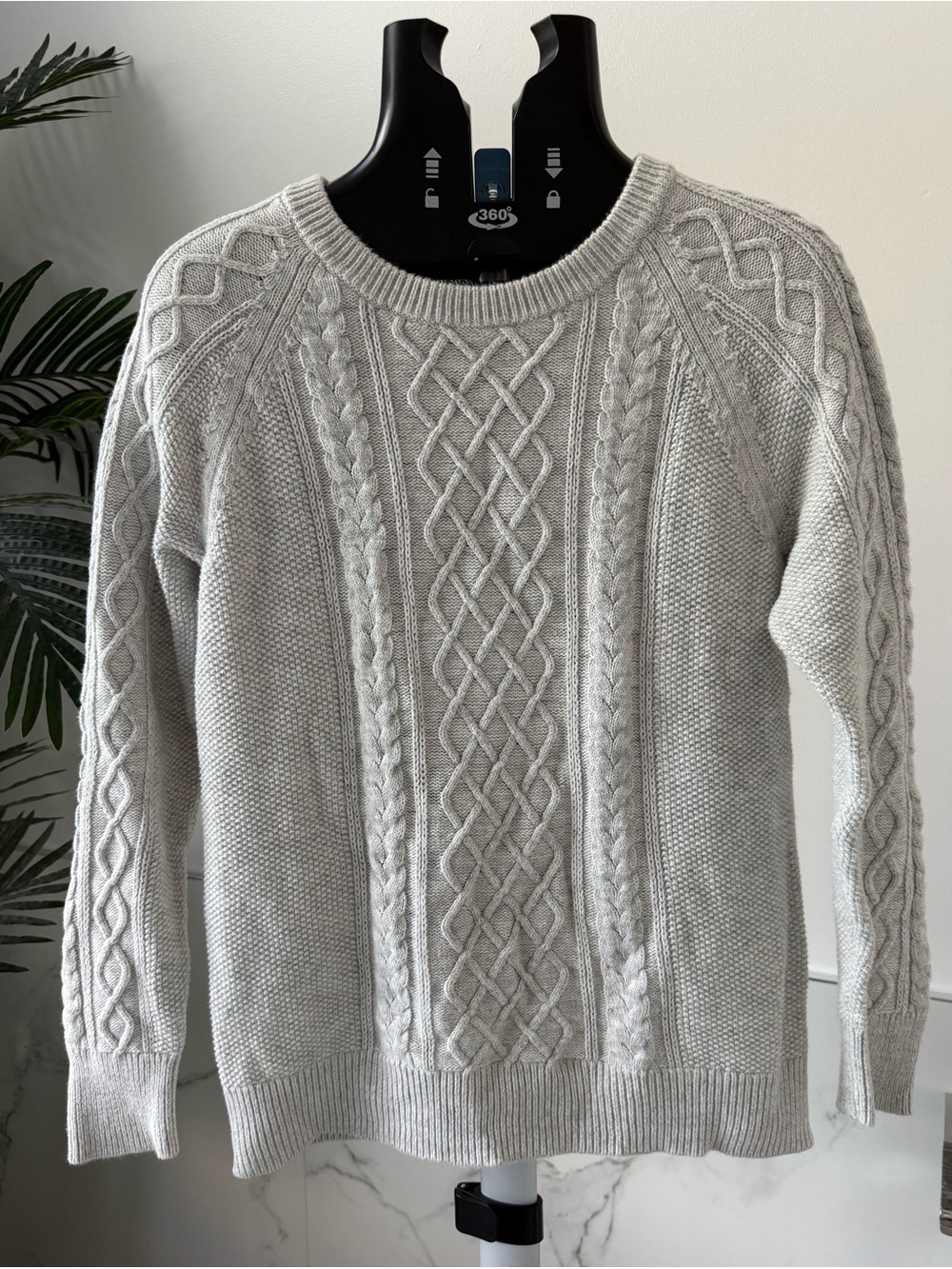 Gap Women's Light Heather Gray Cotton Cable Knit Crewneck Sweater